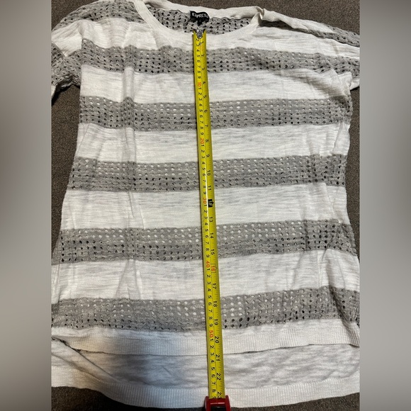 Express Women’s Open Knit Pullover Sweater 3/4 Sleeve Grey/ White Size Large - Picture 4 of 5